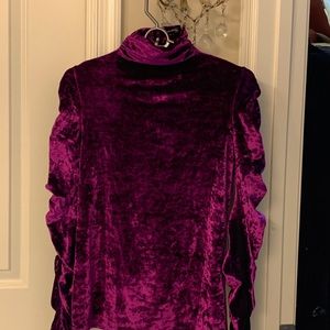 Natori velvet top with ruching